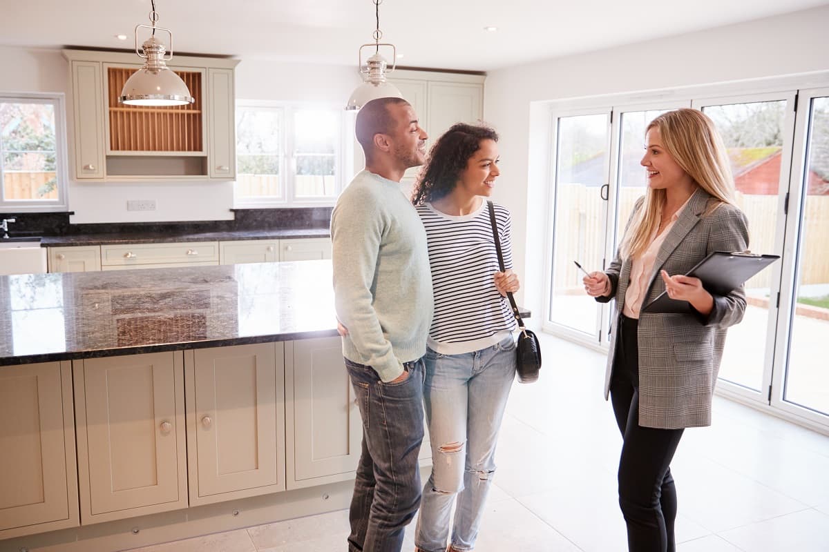Who Pays Realtor Fees When Selling a Home?